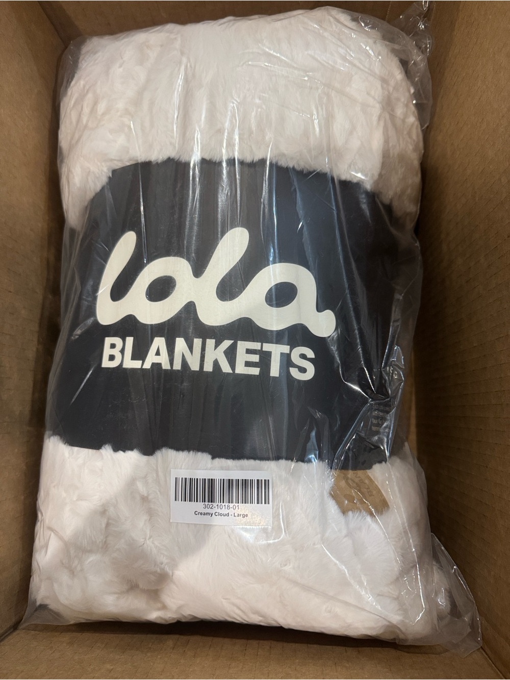 Lola Blankets/Creamy Cloud/Plush Throw/Blanket in White/Size L/NIB! NWT! SEALED. - Picture 8 of 16